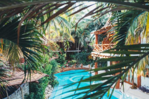  Casa Las Tortugas Petit Beach Hotel & Spa  Остров Холбокс